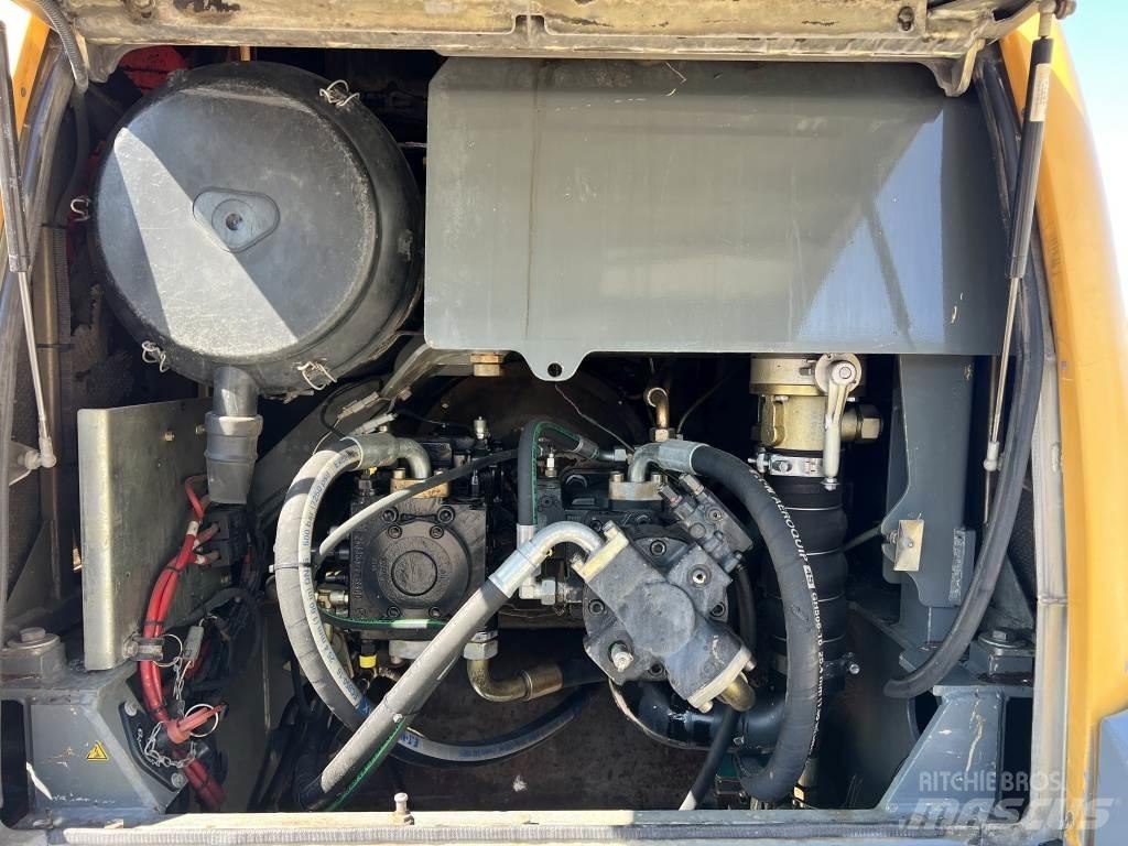 Liebherr L 556 Pale gommate
