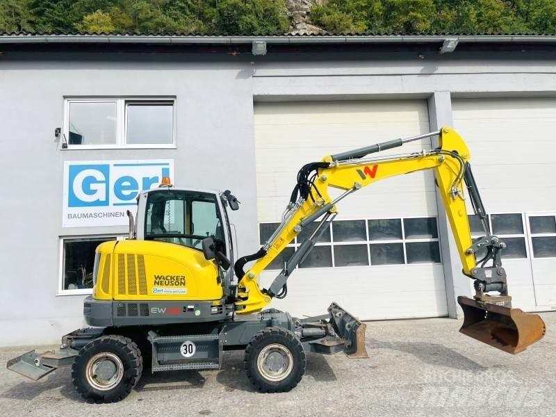 Neuson EW65 Escavatori gommati
