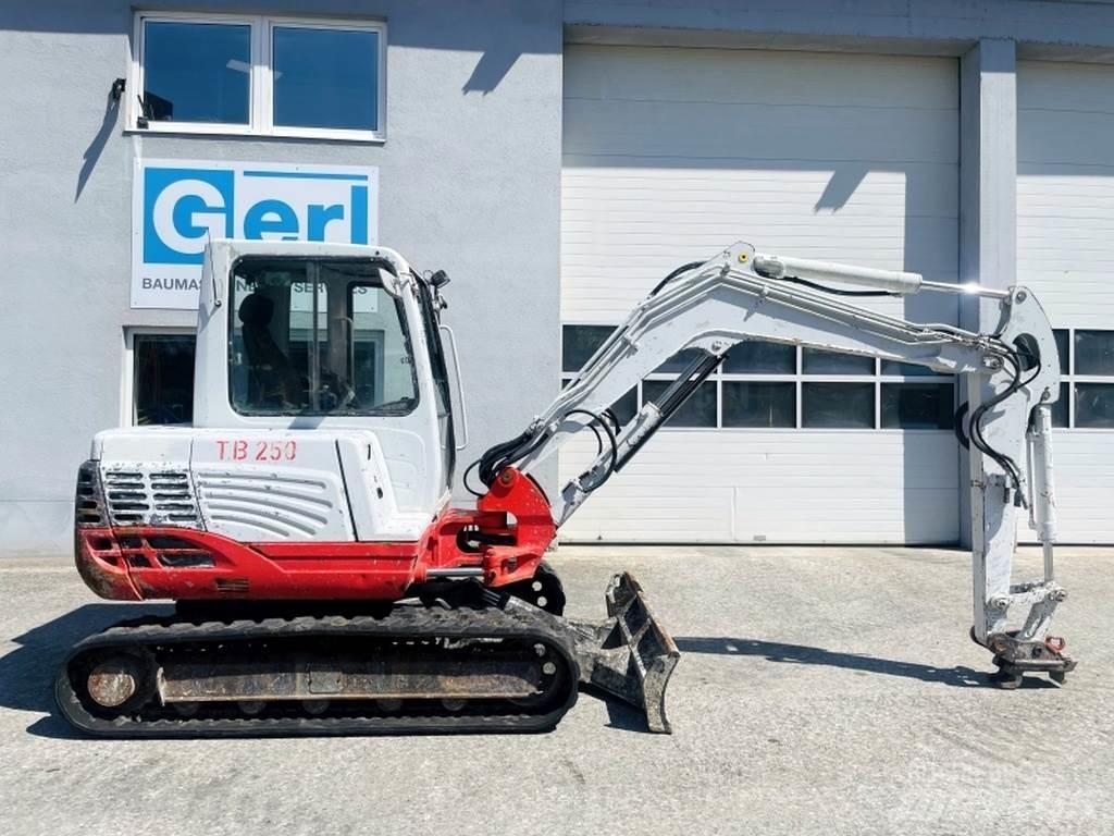 Takeuchi TB250 Miniescavatori