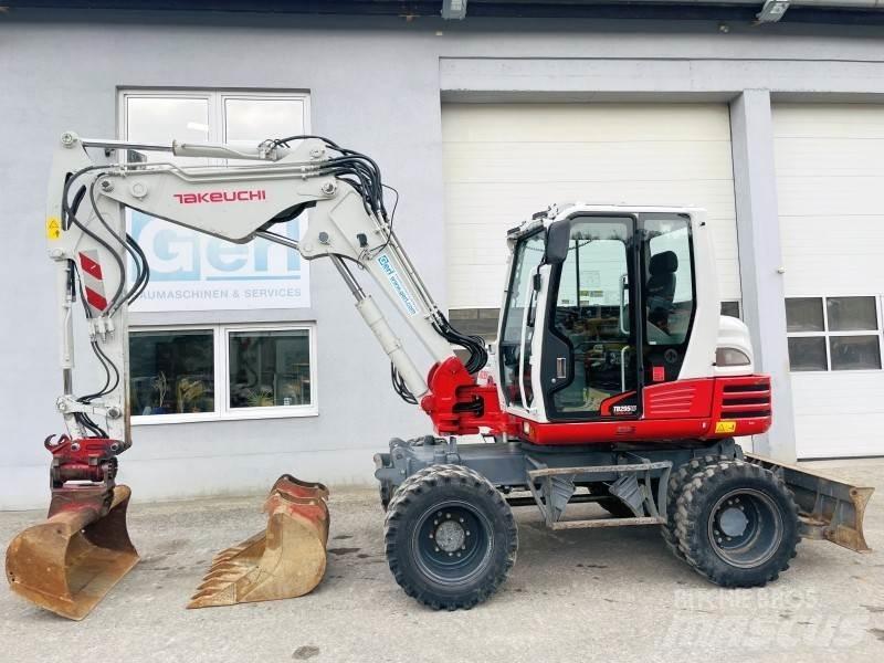 Takeuchi TB295W Escavatori gommati