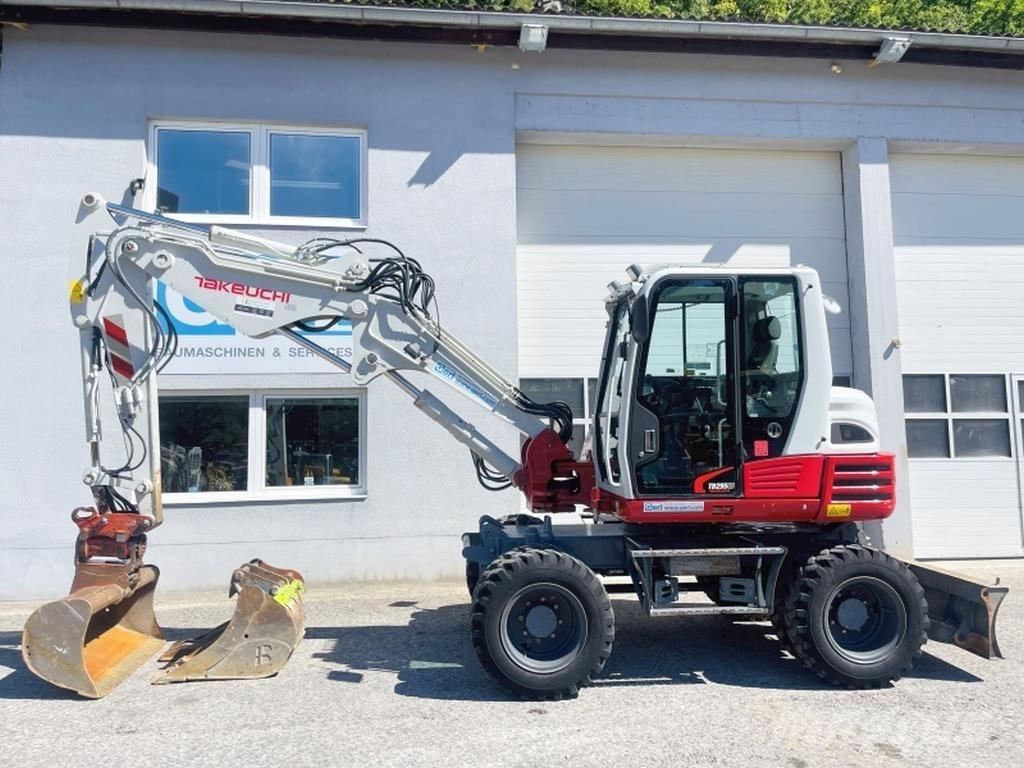 Takeuchi TB295W Escavatori gommati