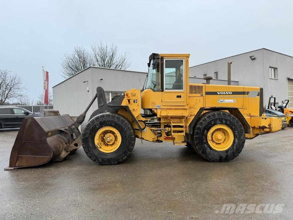 Volvo L 120 C Pale gommate