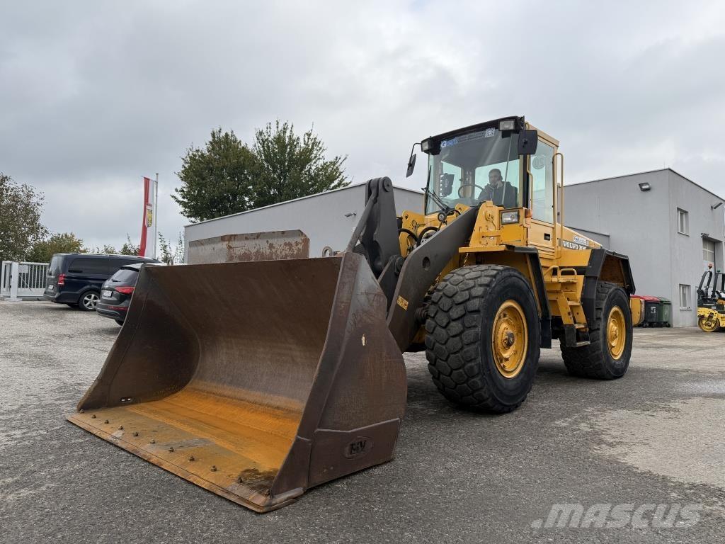 Volvo L 90 C Pale gommate