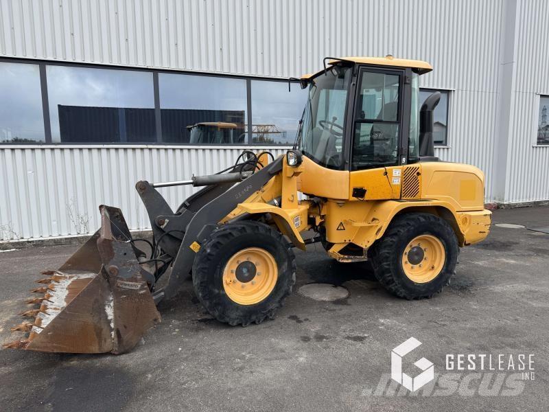 Volvo L30G Pale gommate