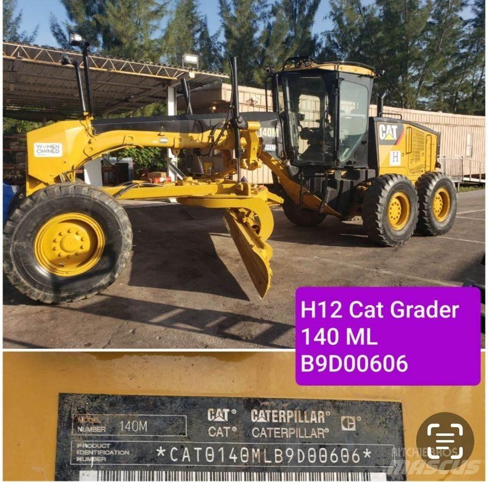 CAT 140M Dozer cingolati
