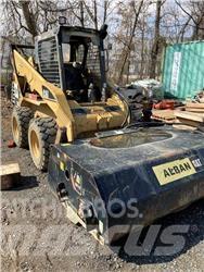 CAT 262B Mini Pale Gommate