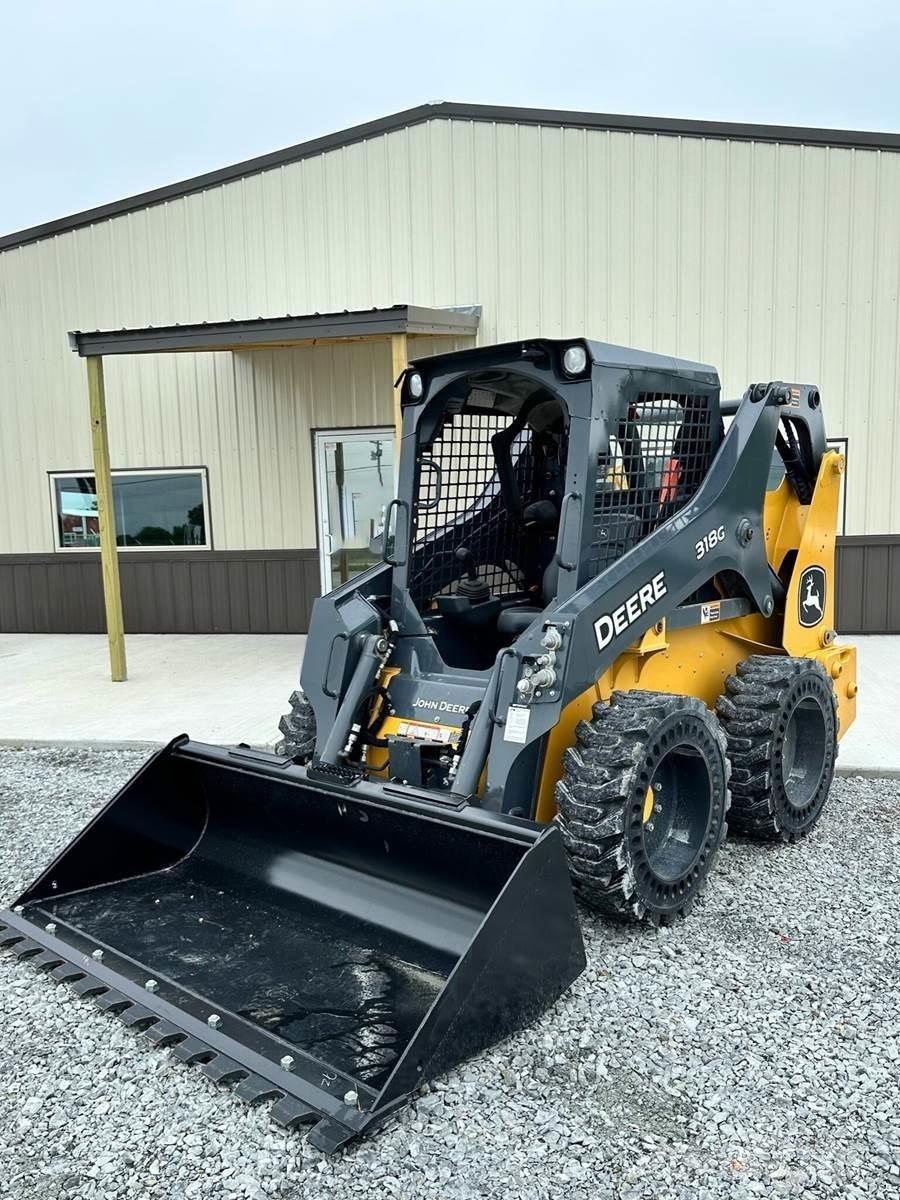 John Deere 318G Mini Pale Gommate