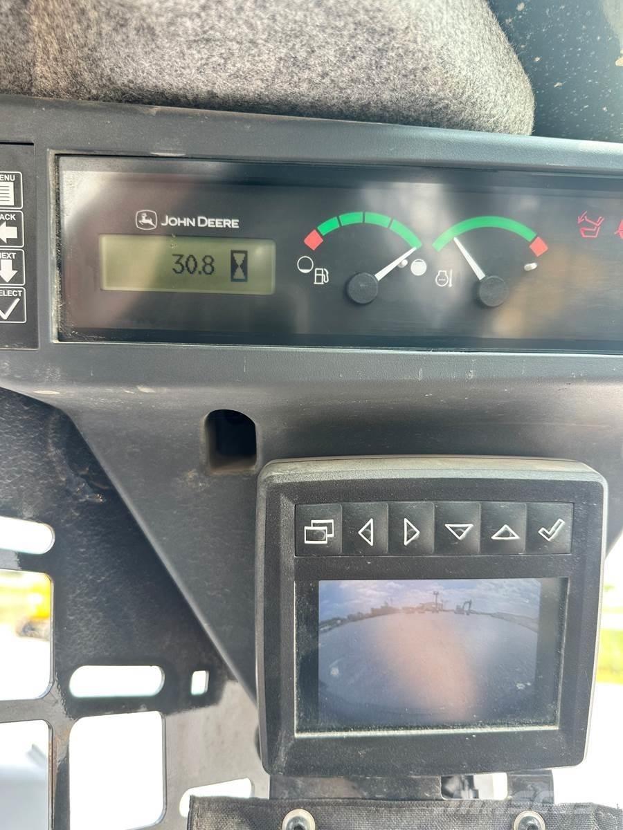 John Deere 318G Mini Pale Gommate
