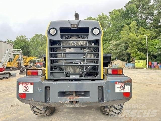 Komatsu WA320-8 Pale gommate