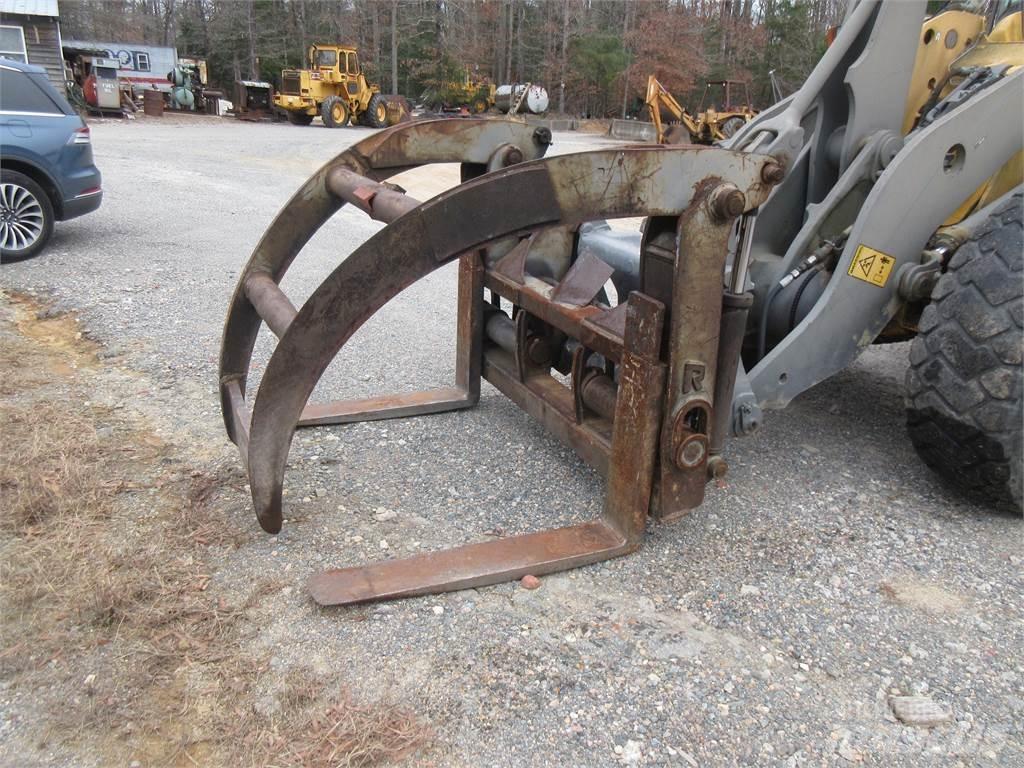 Volvo L90 Pale gommate