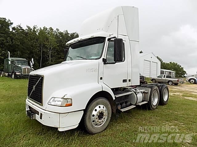 Volvo VNM Autocabinati