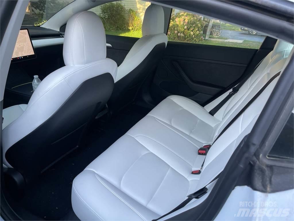 Tesla Model 3 Auto