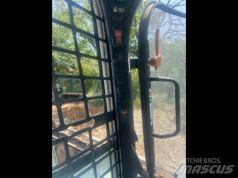 Bobcat T770 Pale gommate
