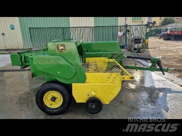 John Deere 359 Presse quadre