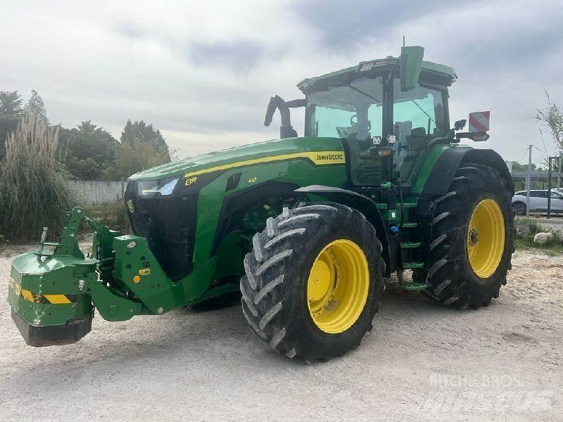 John Deere 8R410 Trattori