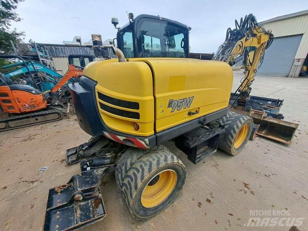 Yanmar B95W Escavatori gommati