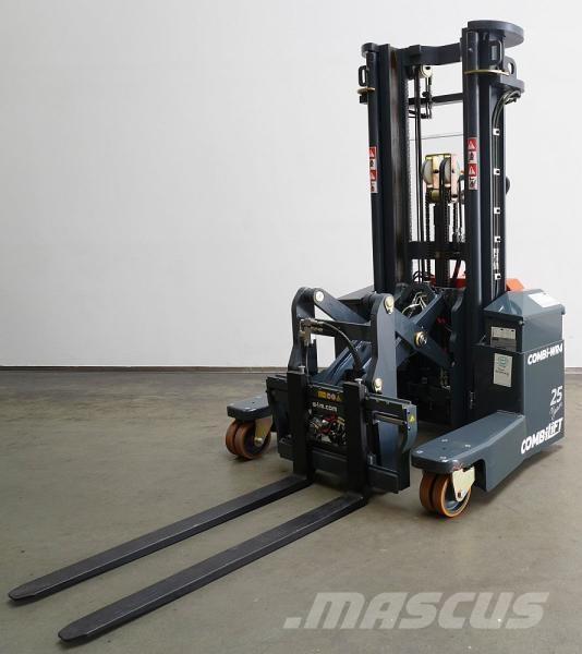 Combilift WR4 Carrello elevatore retrattile a 4 vie
