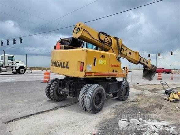 Gradall XL3300 V Escavatori gommati