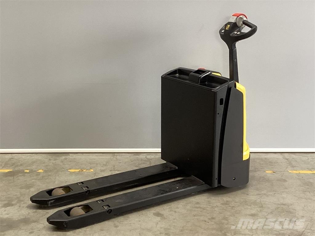 Hyster P1.6 Transpallet uomo a terra