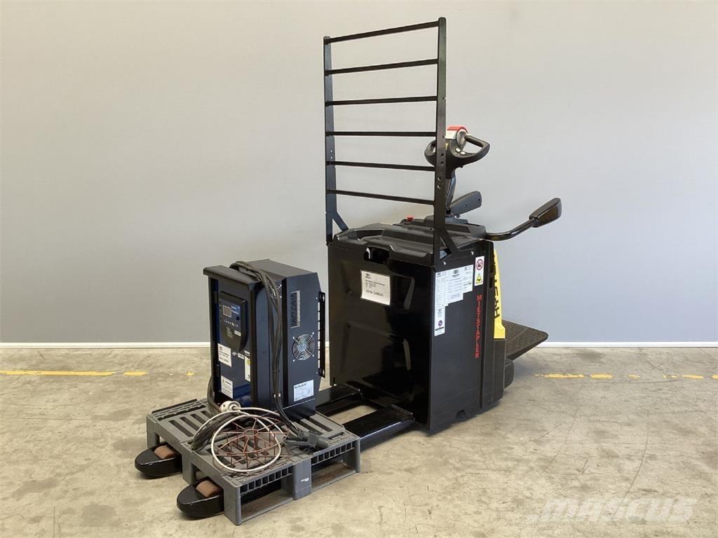 Hyster P2.0S Transpallet uomo a terra