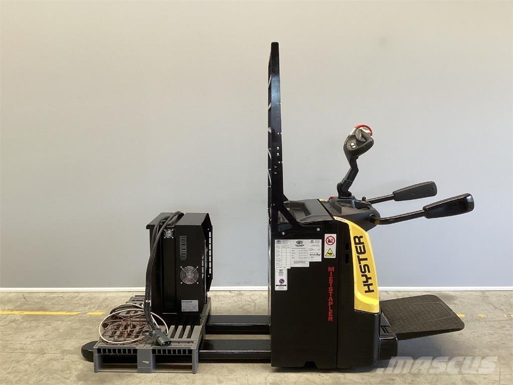 Hyster P2.0S Transpallet uomo a terra