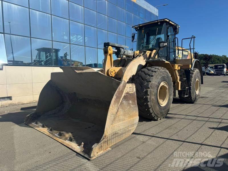 CAT 966M Pale gommate
