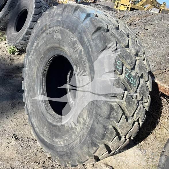Titan 23.5R25 Pneumatici, ruote e cerchioni