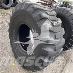 Titan 23.5x25 Pneumatici, ruote e cerchioni