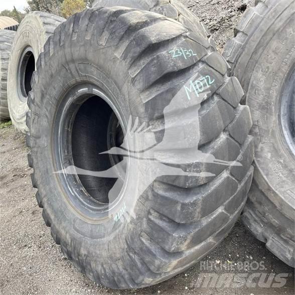 Titan 23.5x25 Pneumatici, ruote e cerchioni
