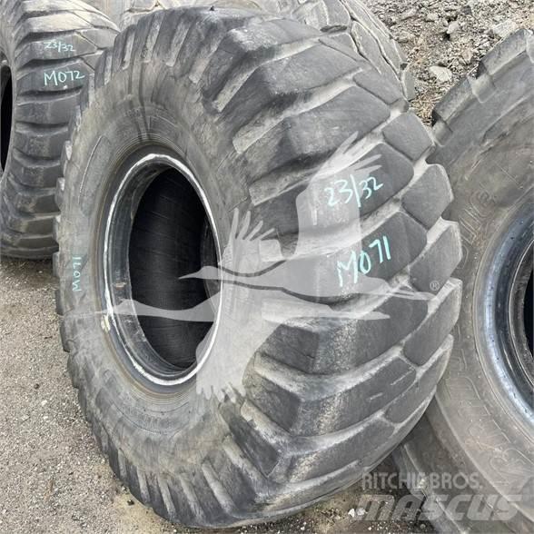 Titan 23.5x25 Pneumatici, ruote e cerchioni