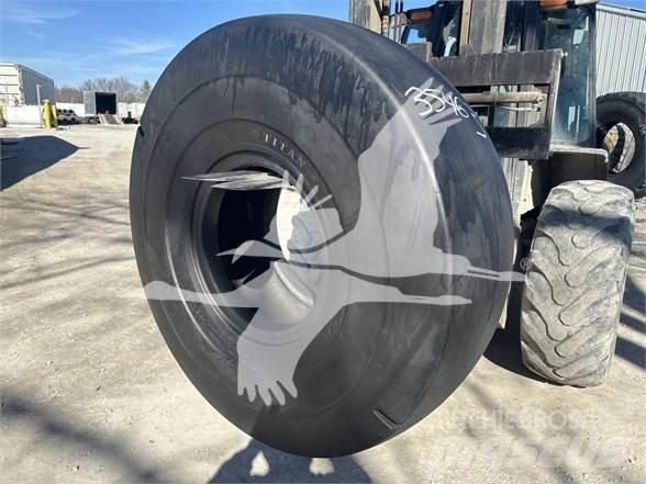 Titan 23.5x25 Pneumatici, ruote e cerchioni