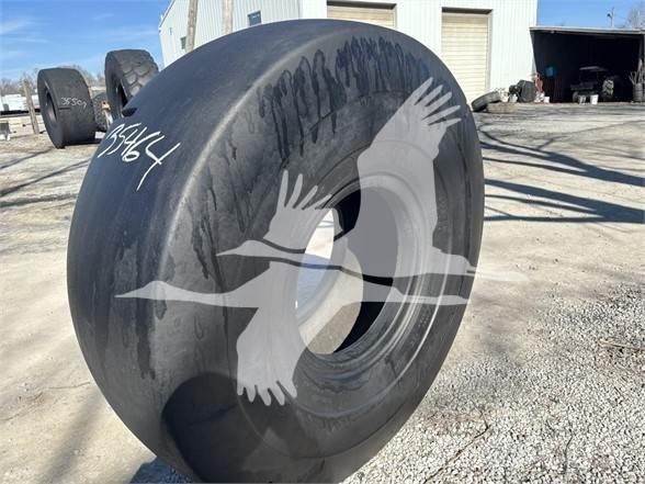 Titan 23.5x25 Pneumatici, ruote e cerchioni