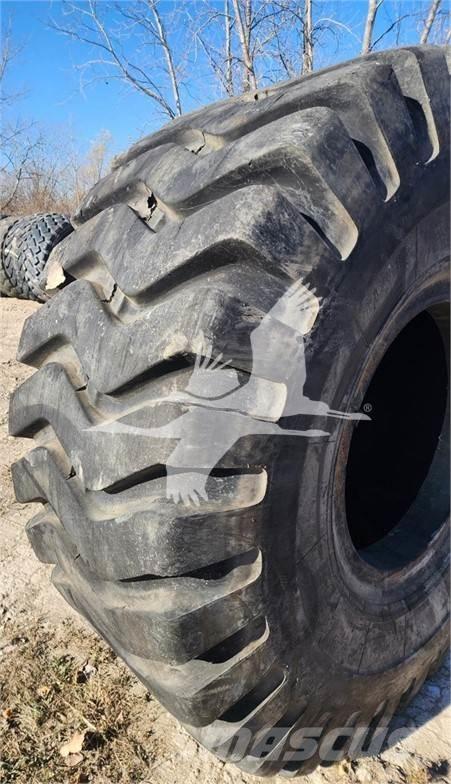 Titan 29.5x29 Pneumatici, ruote e cerchioni