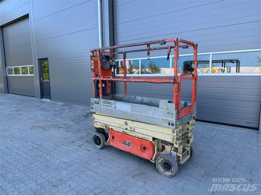 JLG 1930es Piattaforme cingolate, Piattaforme a ragno e Montacarichi