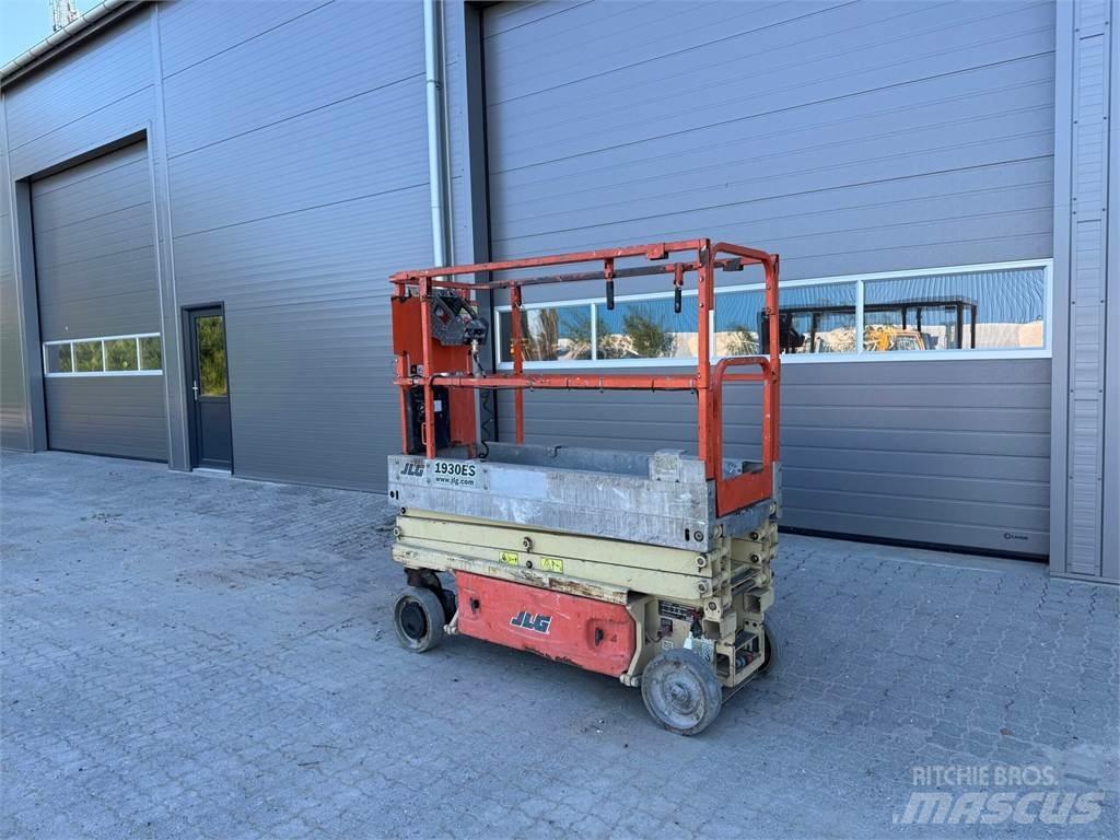 JLG 1930es Piattaforme cingolate, Piattaforme a ragno e Montacarichi