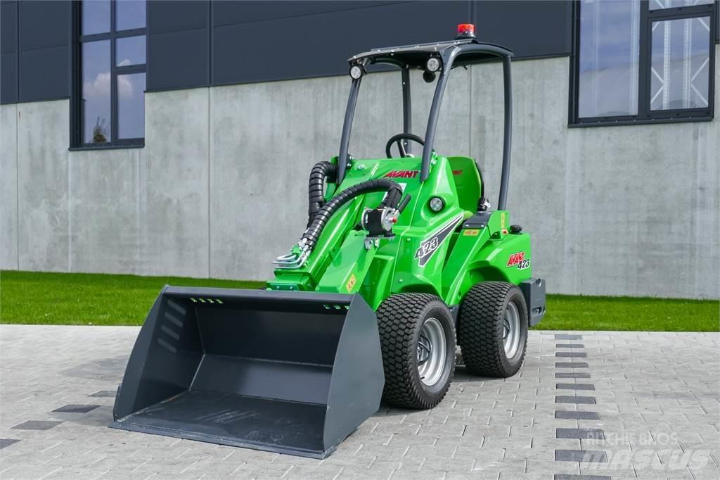 Avant M 423 Miniescavatori