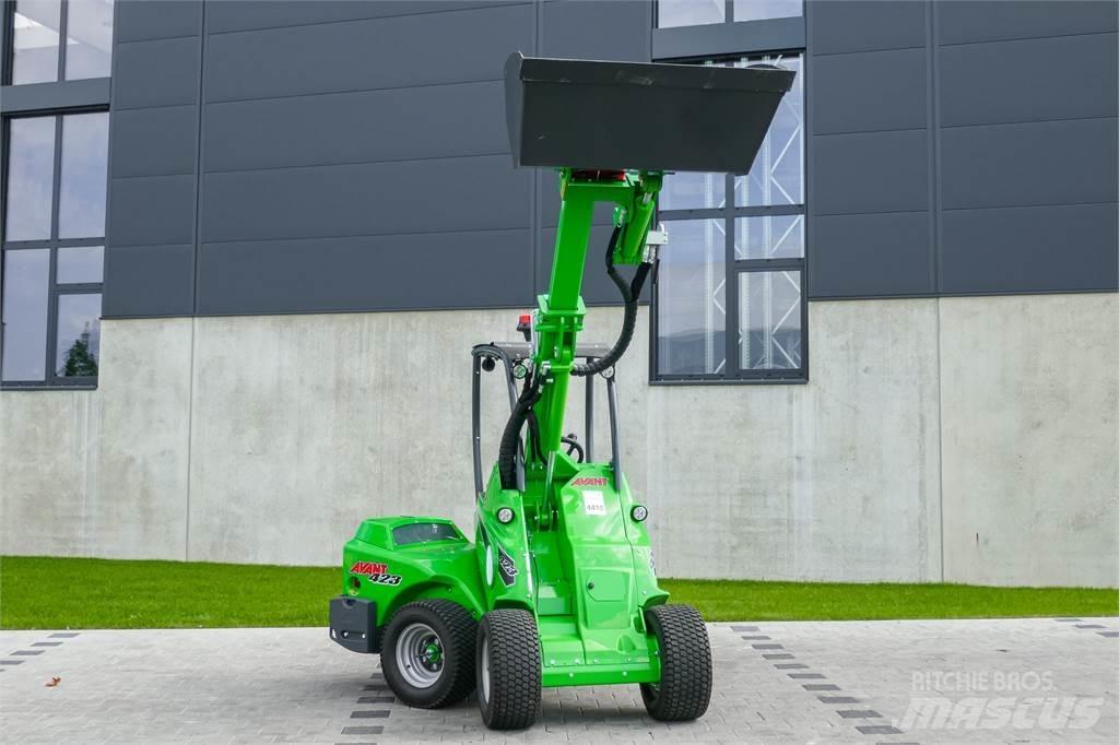 Avant M 423 Miniescavatori