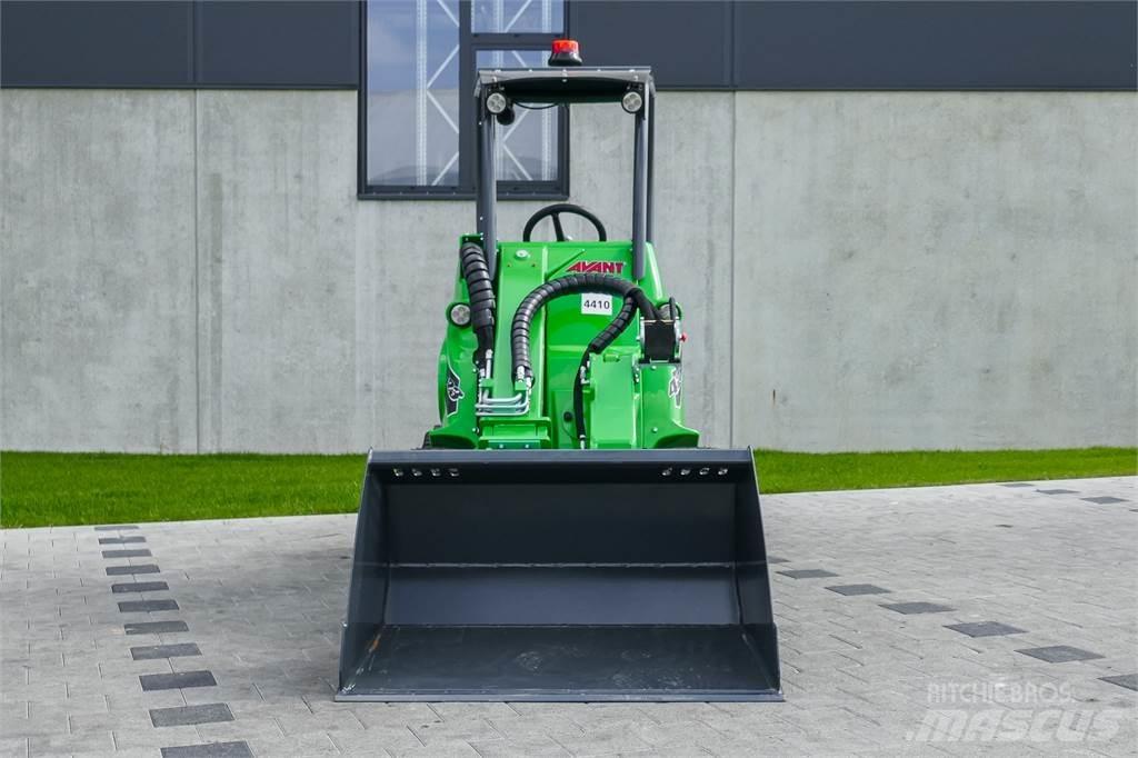 Avant M 423 Miniescavatori