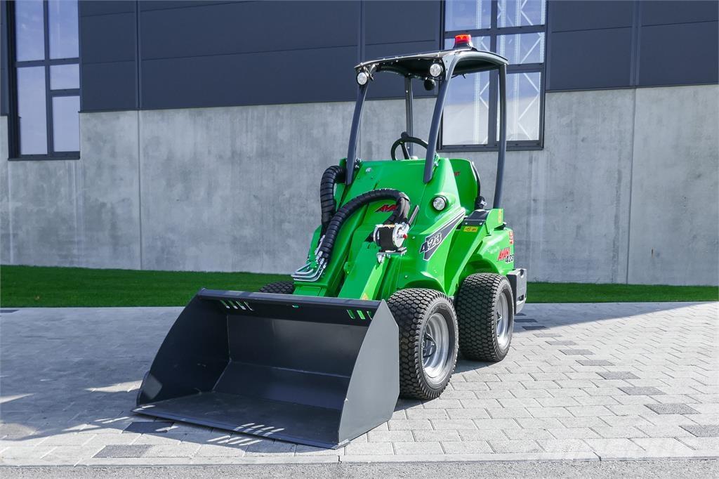 Avant M 423 Miniescavatori