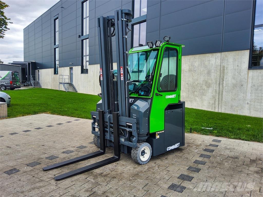 Combilift CBE 3000 Carrello elevatore retrattile a 4 vie