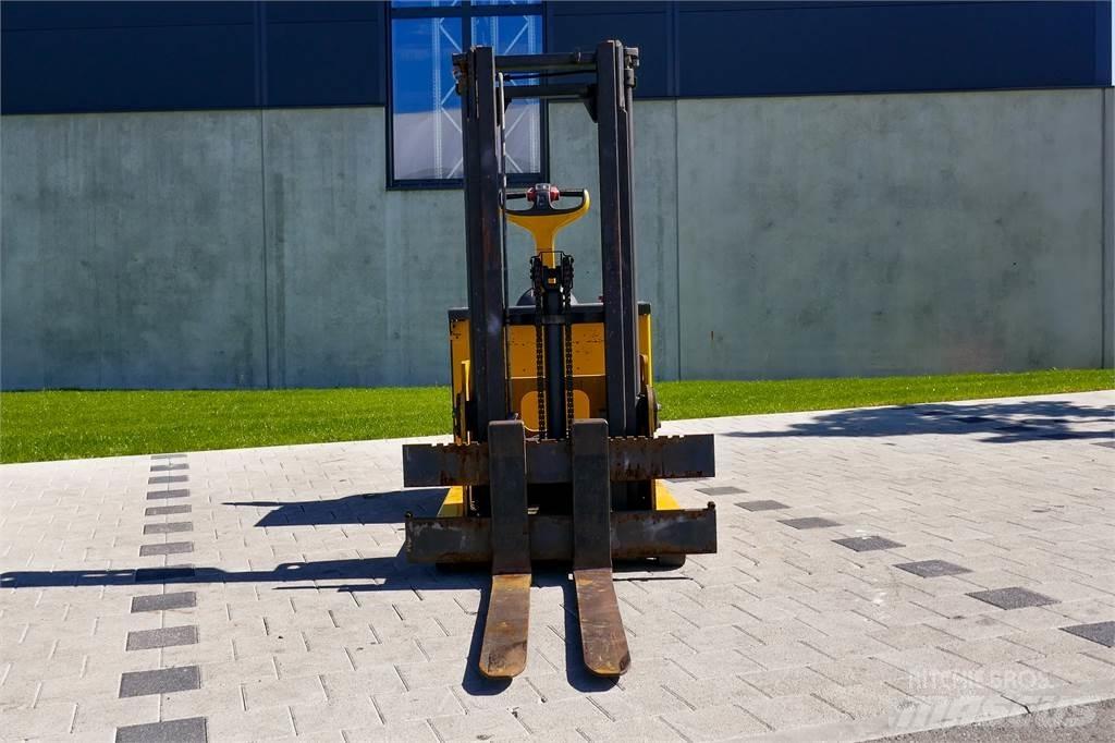 Linde L12 Transpallet uomo a terra