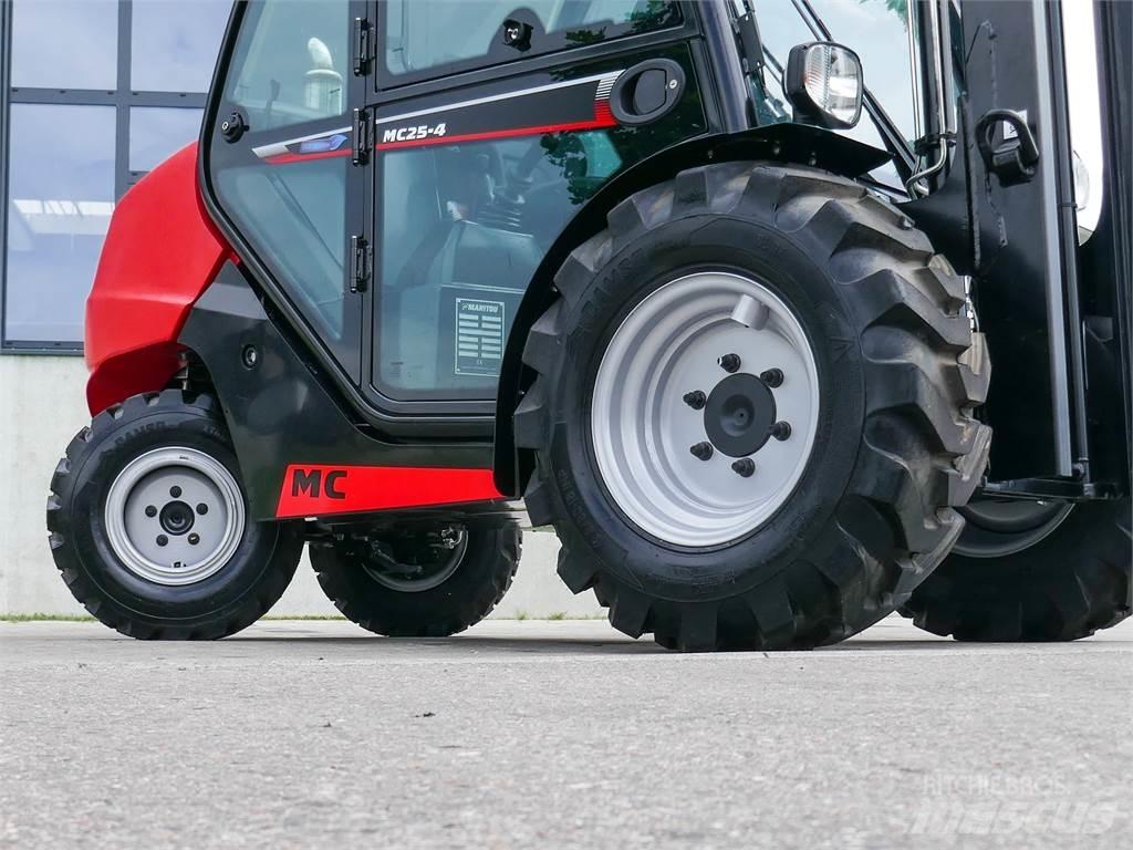 Manitou MC 25-4 Elevatore per esterni