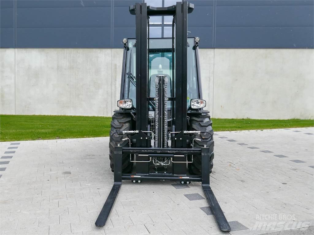 Manitou MC 25-4 Elevatore per esterni