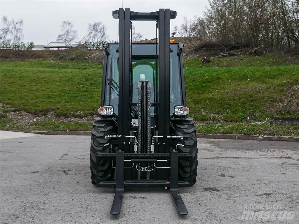 Manitou MC 25-4 Elevatore per esterni