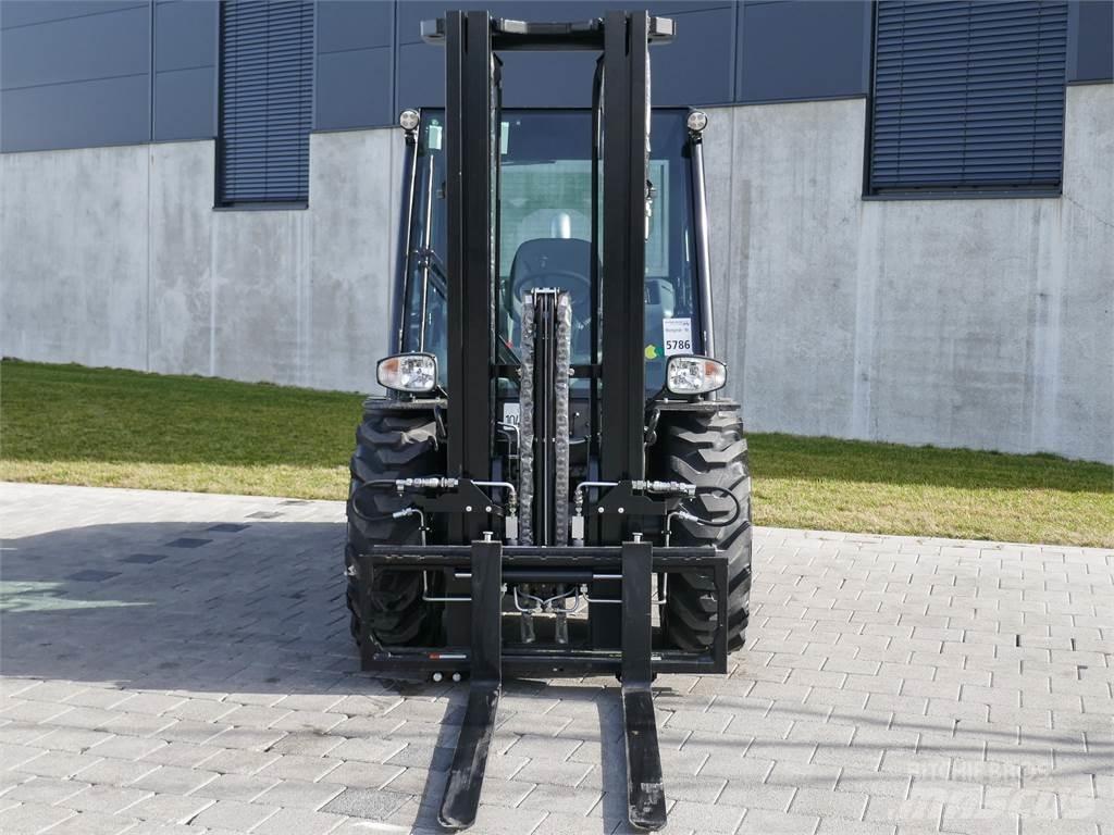 Manitou MC 25-4 Elevatore per esterni