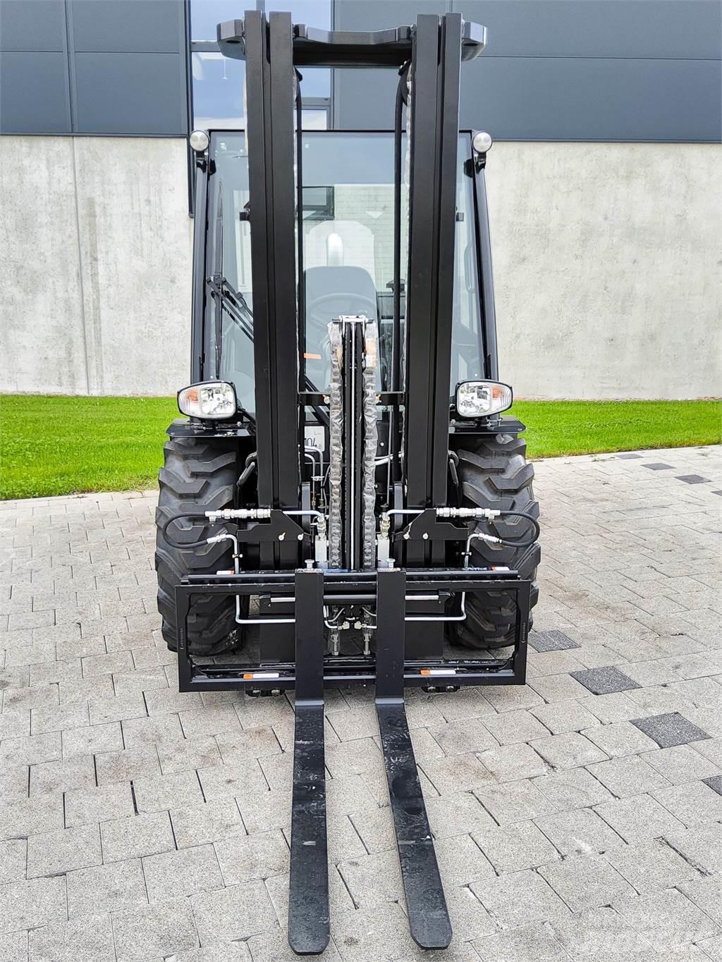 Manitou MC 25-4 Elevatore per esterni
