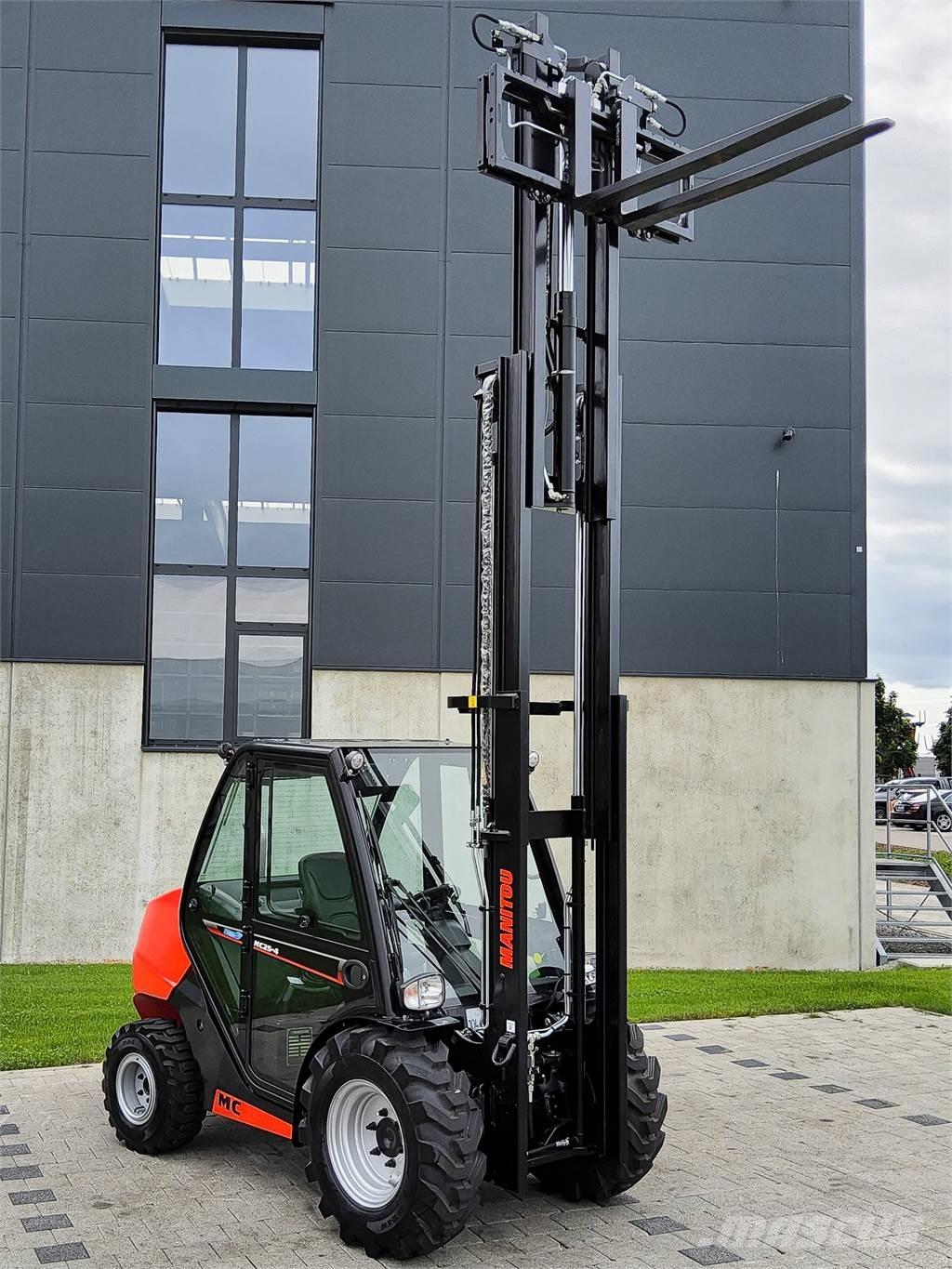 Manitou MC 25-4 Elevatore per esterni