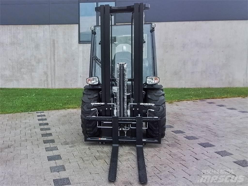 Manitou MC 25-4 Elevatore per esterni