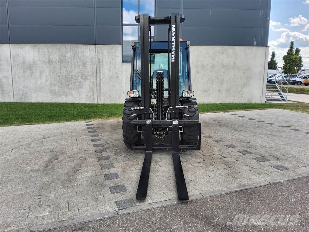 Manitou MC 30-4 Elevatore per esterni