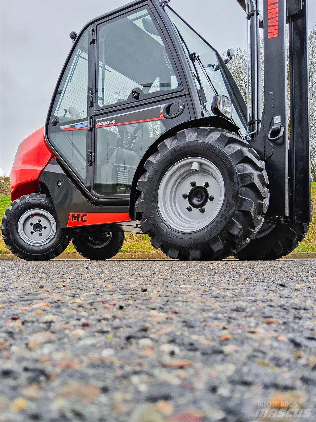 Manitou MC 30-4 Elevatore per esterni